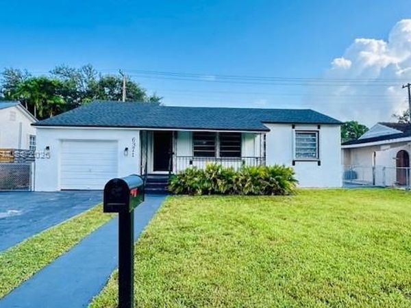 6371 SW 39th St , Miami, FL 33155