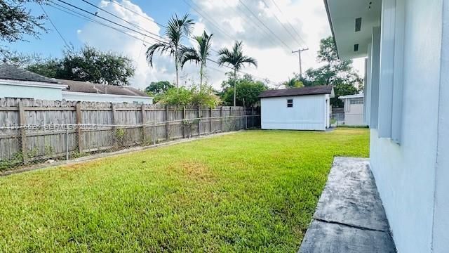 6371 SW 39th St , Miami, FL 33155 Photo