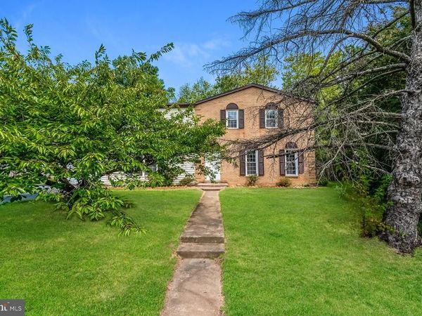 662 HERNDON PARKWAY, HERNDON, VA 20170