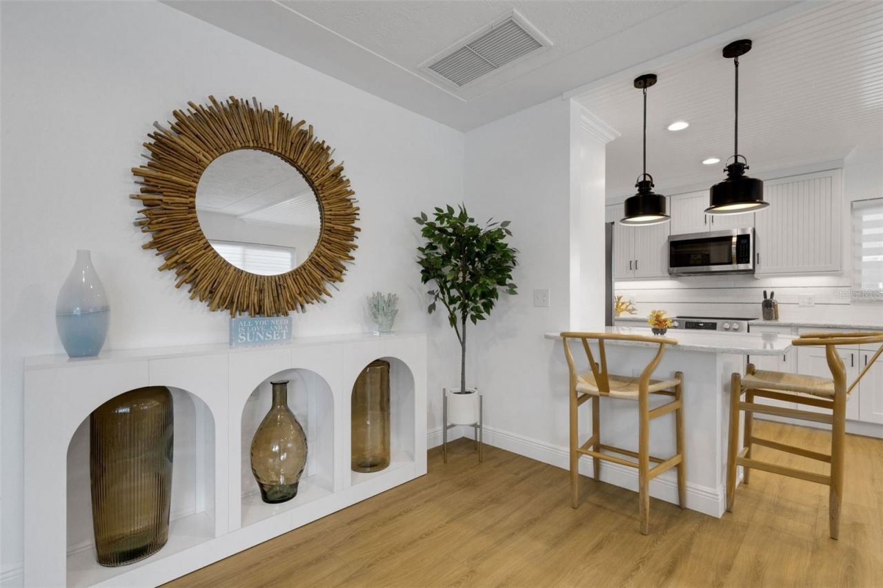 18317 Sunset Boulevard, Redington Shores, FL 33708 Photo