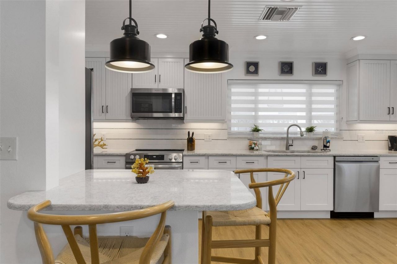 18317 Sunset Boulevard, Redington Shores, FL 33708 Photo