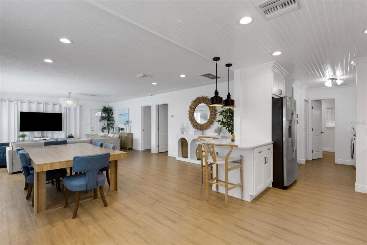 18317 Sunset Boulevard, Redington Shores, FL 33708 Photo
