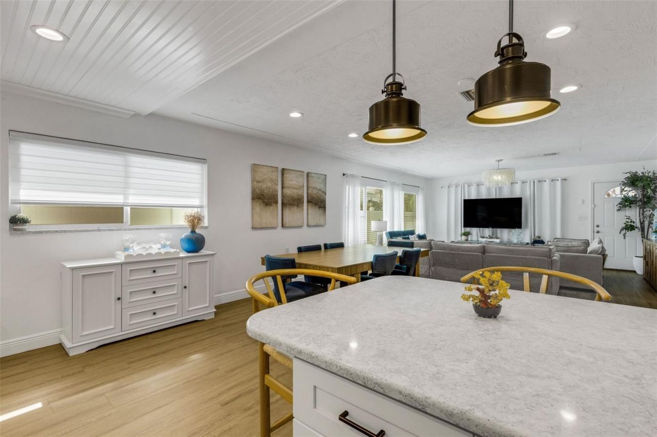18317 Sunset Boulevard, Redington Shores, FL 33708 Photo