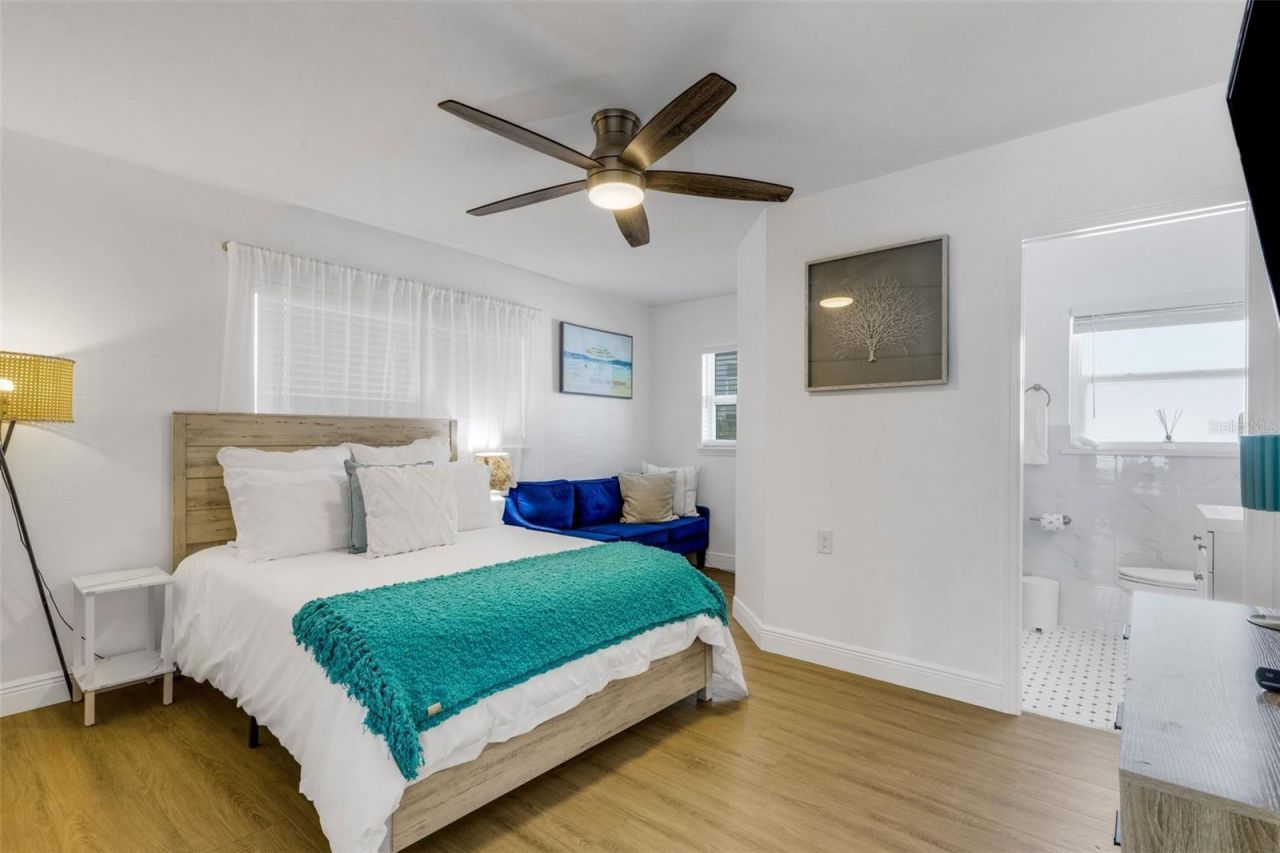 18317 Sunset Boulevard, Redington Shores, FL 33708 Photo