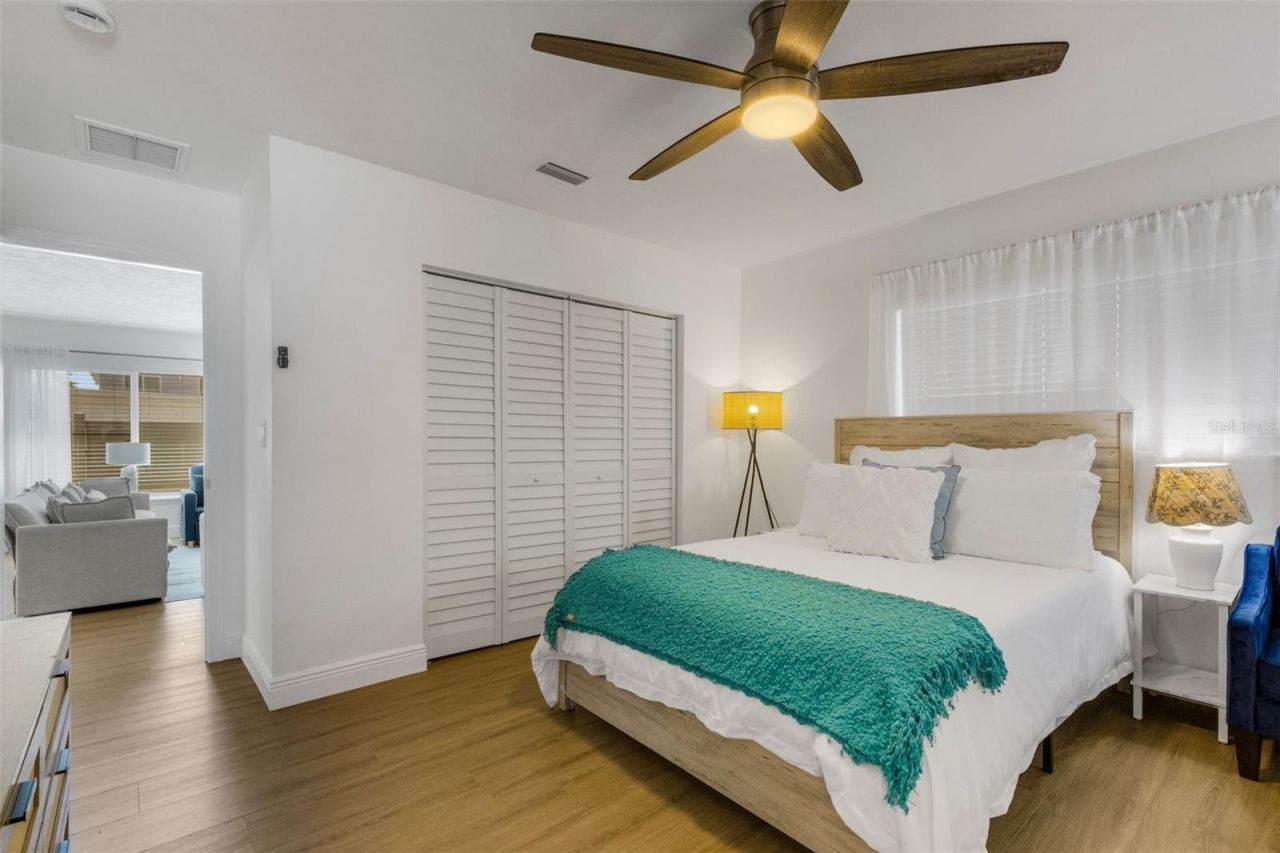 18317 Sunset Boulevard, Redington Shores, FL 33708 Photo