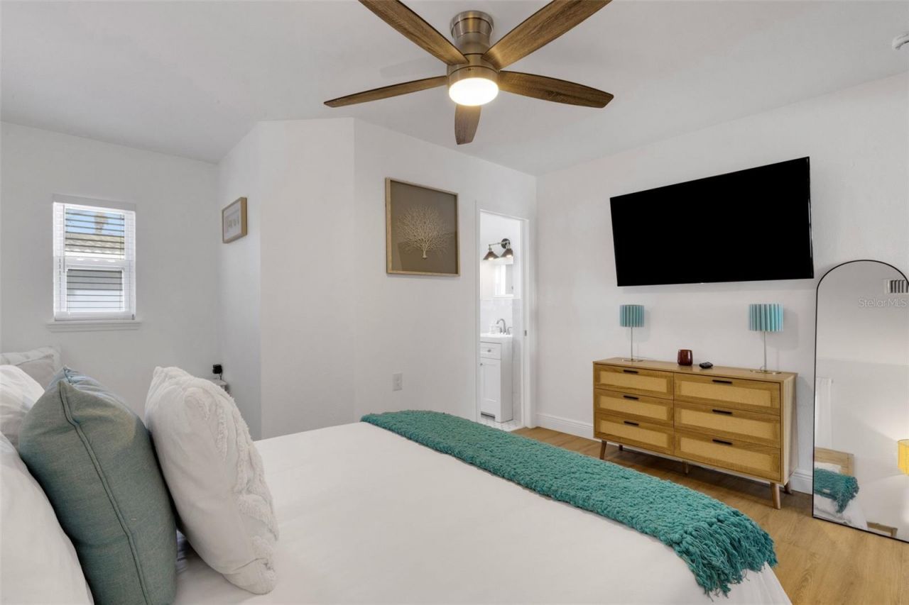 18317 Sunset Boulevard, Redington Shores, FL 33708 Photo
