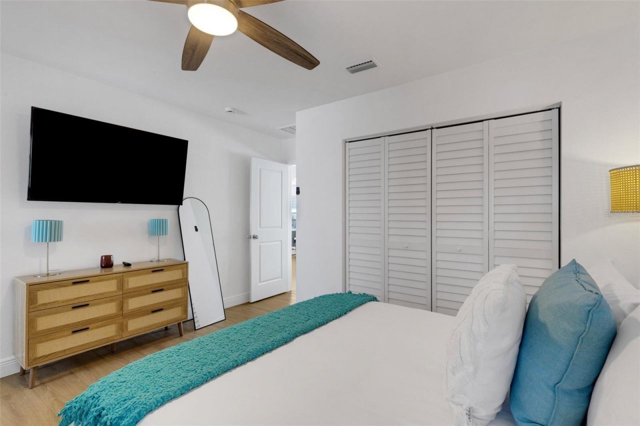 18317 Sunset Boulevard, Redington Shores, FL 33708 Photo