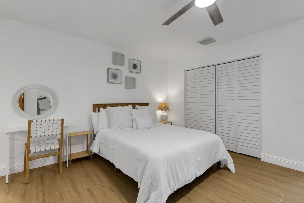18317 Sunset Boulevard, Redington Shores, FL 33708 Photo