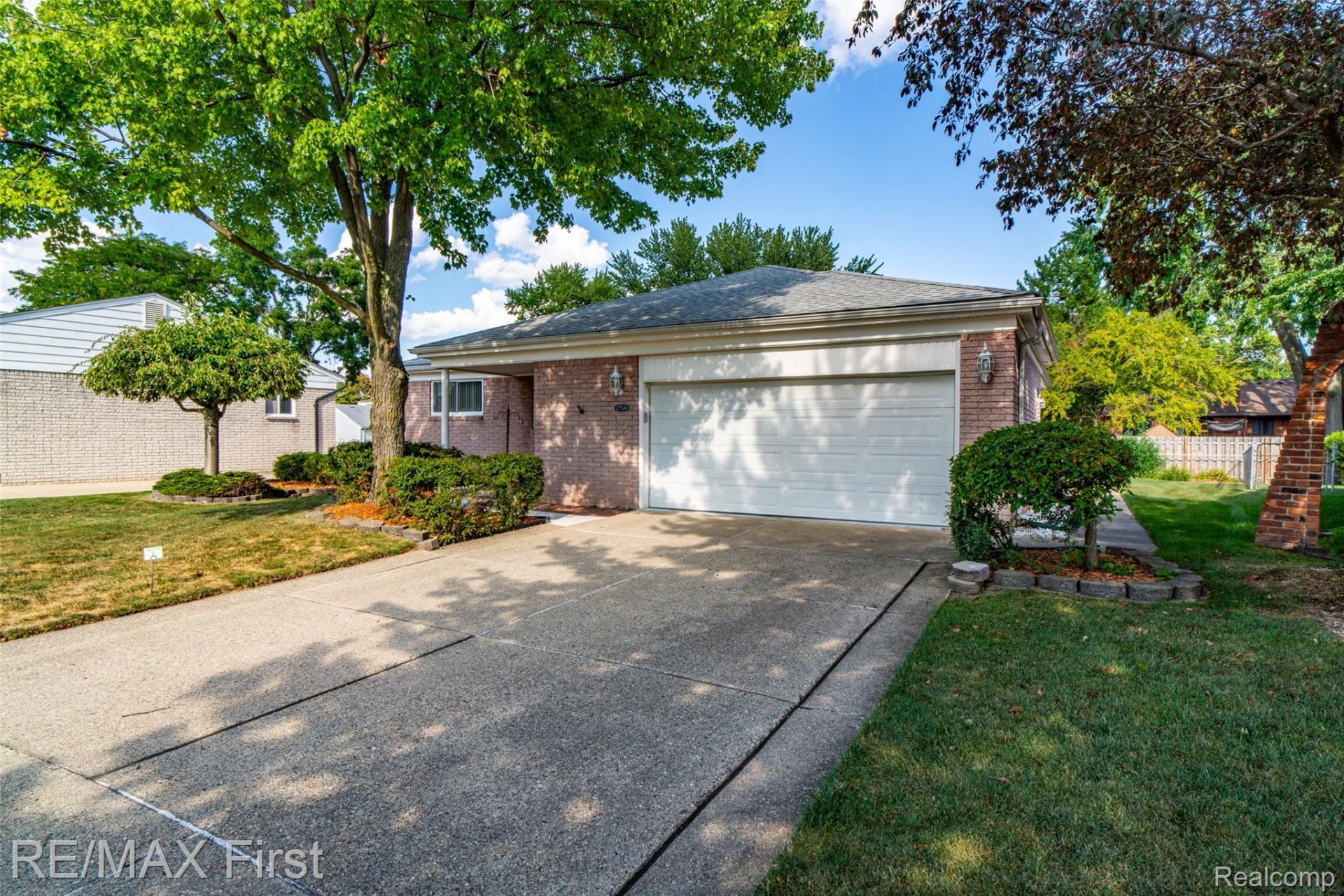 27574 Los Olas Court, Warren, Mi 48093 Main Photo