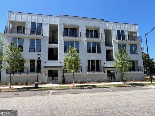 989 Bibbs Circle NW, Unit 24, Atlanta, GA 30318
