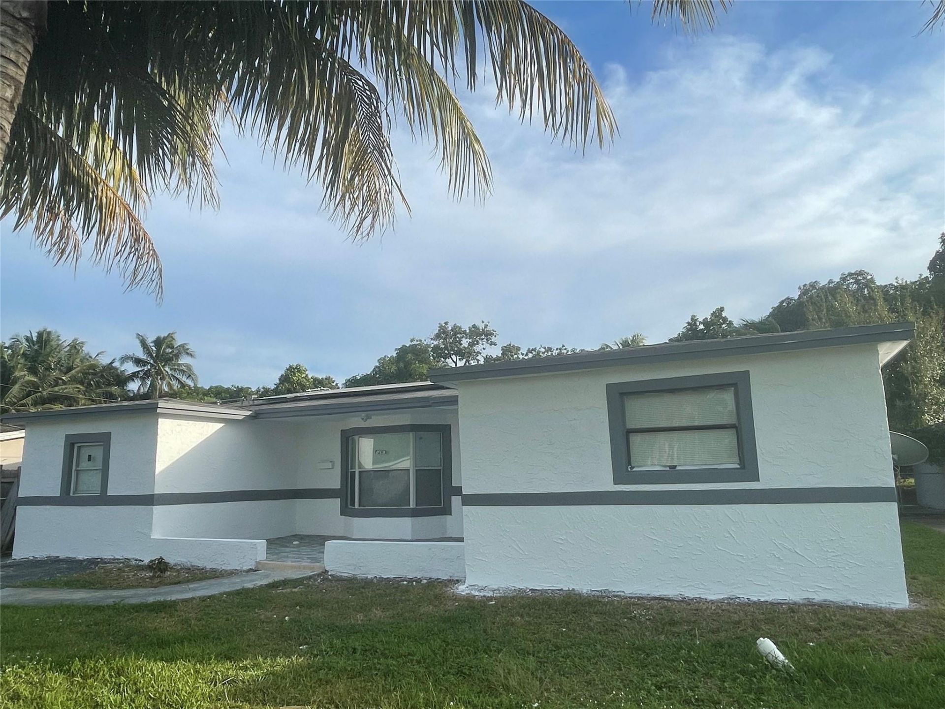 3290 NW 39th Street, Lauderdale Lakes, FL 33309 Photo