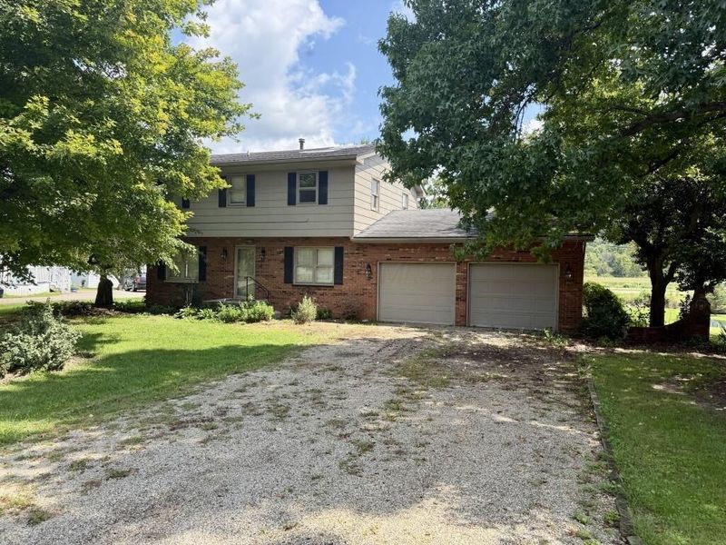 5724 Old Logan Road SE, Lancaster, OH 43130 Photo 2