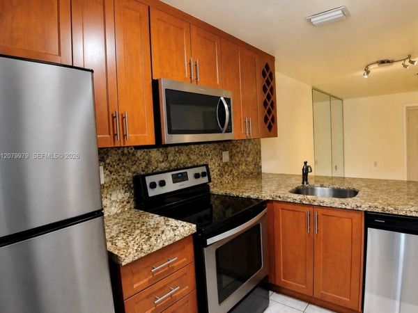 7980 NW 10th St , Unit 38I, Miami, FL 33126