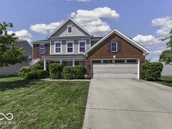 2570 Falcon Drive , Greenwood, IN 46143