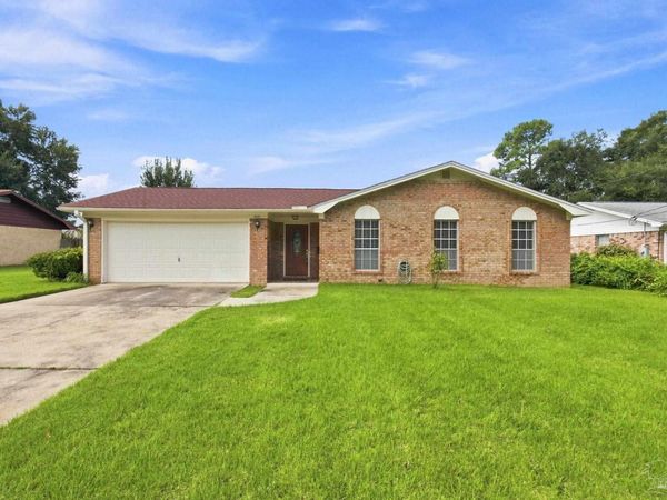 8221 Squire Rd, Pensacola, FL 32514