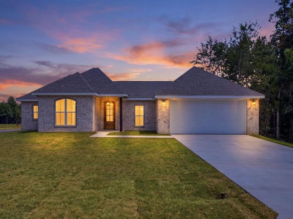 109 Friend Rd., Hattiesburg, MS 39402