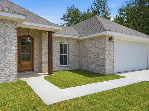 109 Friend Rd., Hattiesburg, MS 39402
