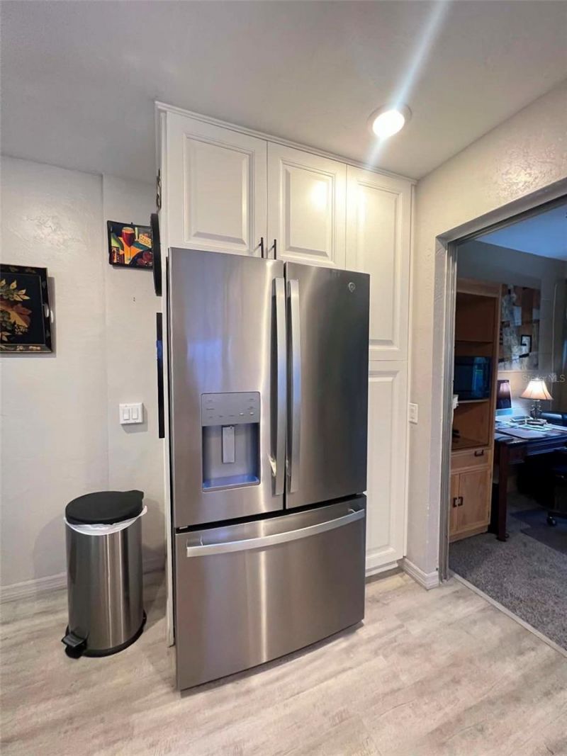 5820 N 43rd Terrace Terrace N, Unit 1404, Kenneth City, FL 33709 Photo
