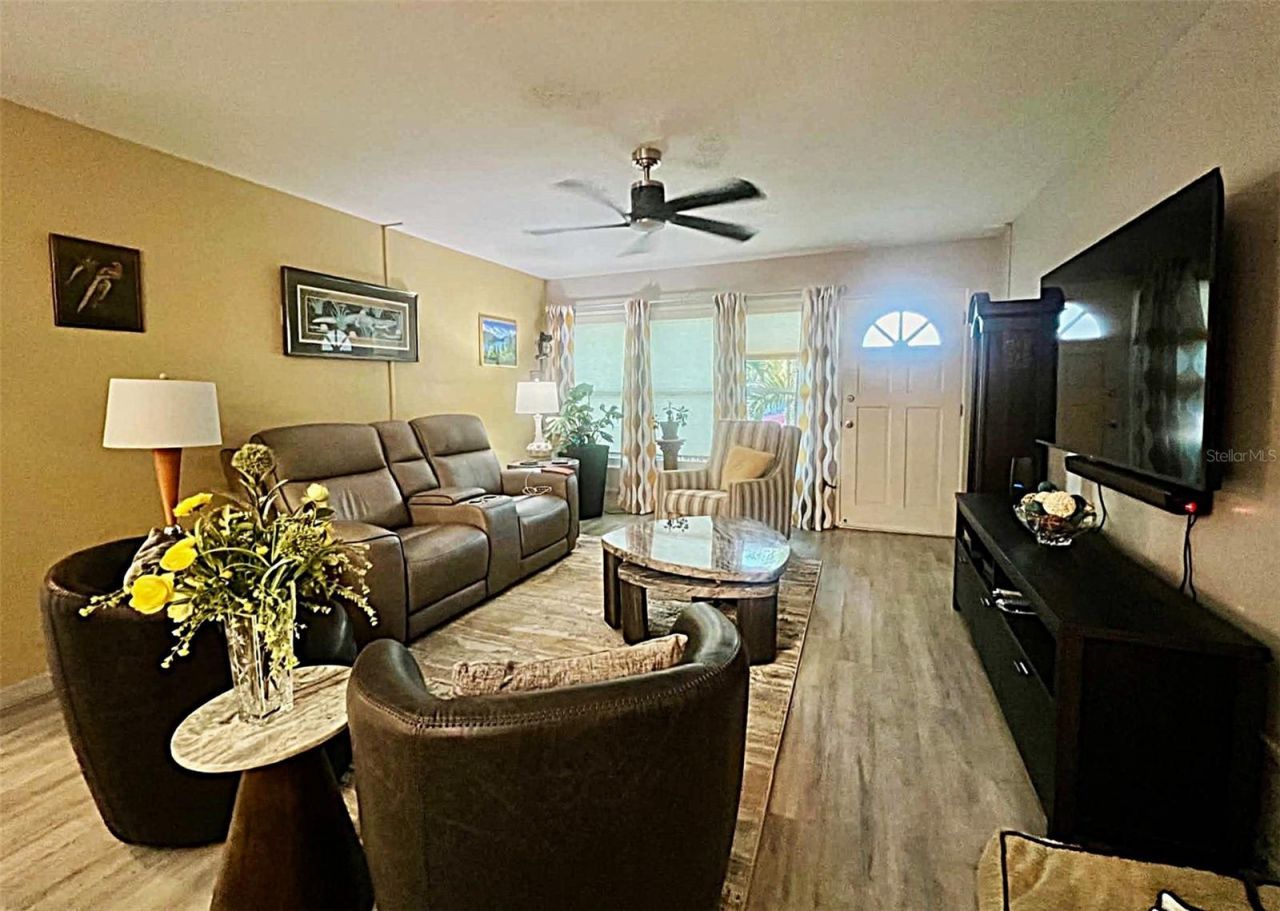 5820 N 43rd Terrace Terrace N, Unit 1404, Kenneth City, FL 33709 Photo
