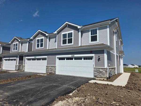 225 Cooney Way , Oswego, IL 60543