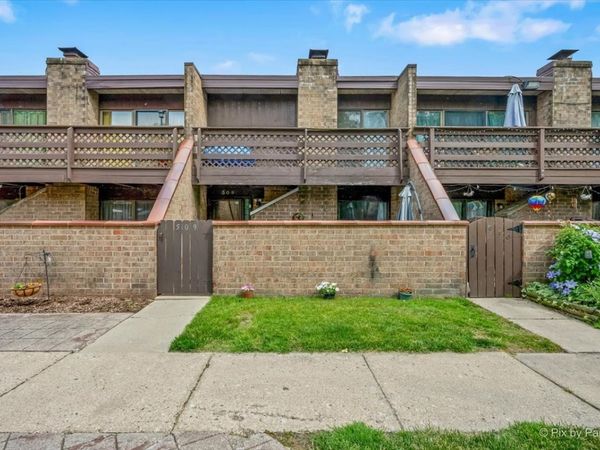 509 Kenneth Circle , Elgin, IL 60120
