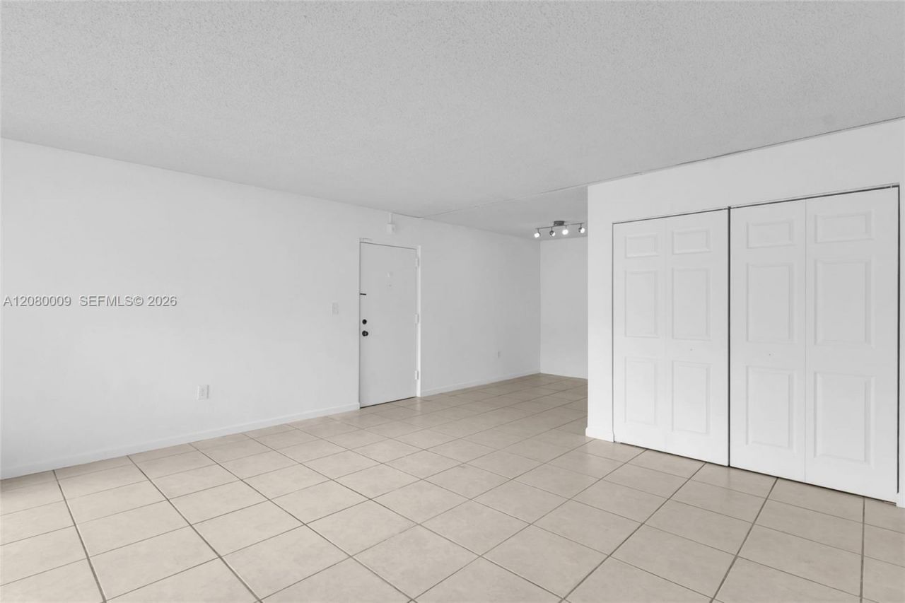 7100 Fairway Dr , Unit K11, Miami Lakes, FL 33014 Photo