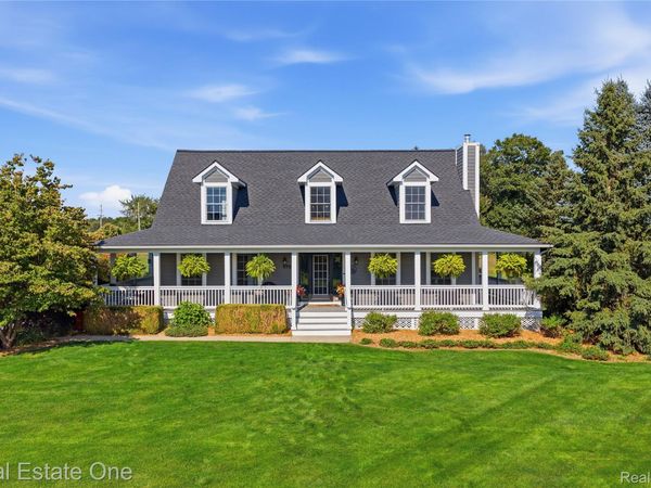 8707 Bridlewood Trail, Hartland Township, Mi 48843