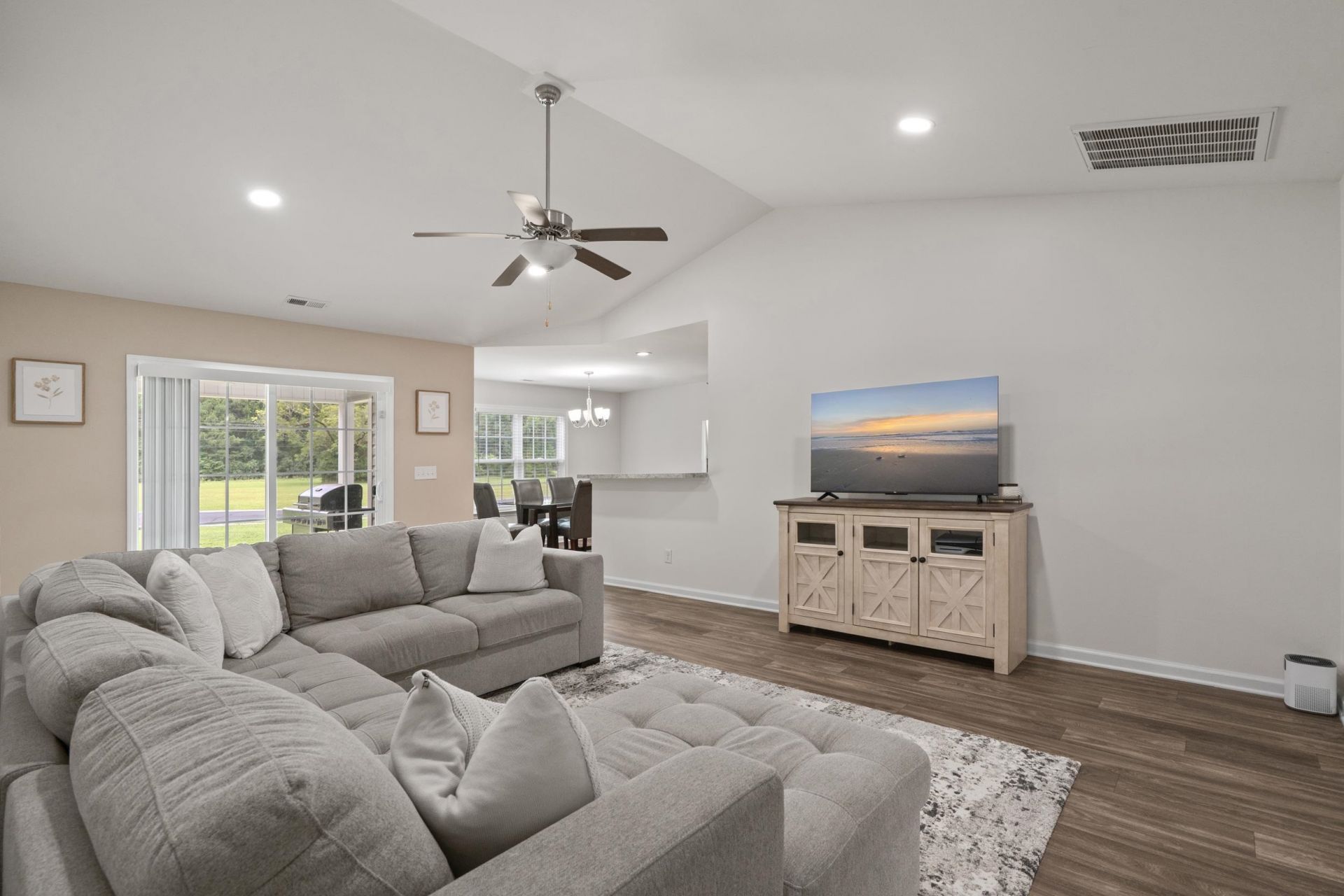 31 Desurrency Ct.  Photo 11