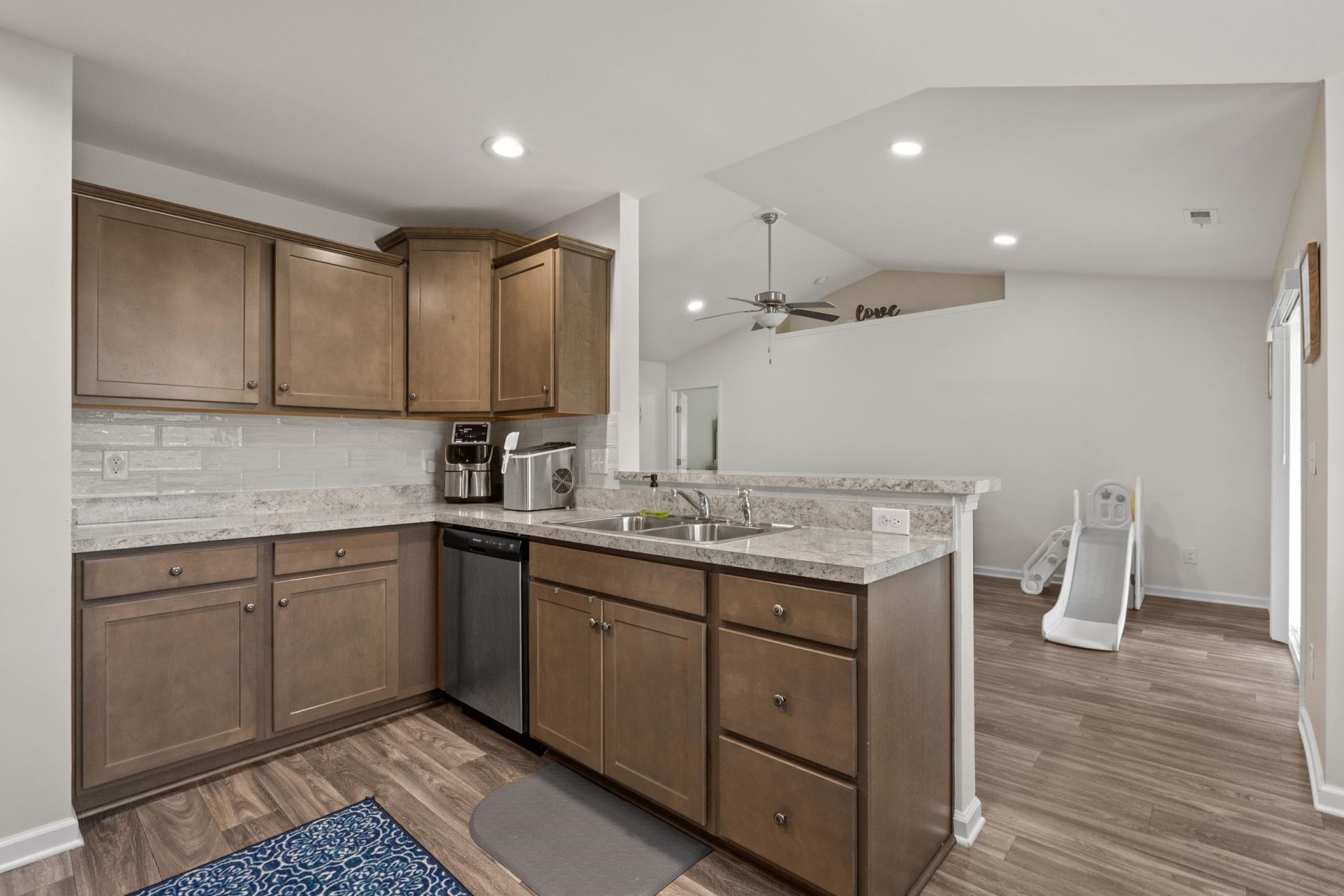 31 Desurrency Ct.  Photo 16