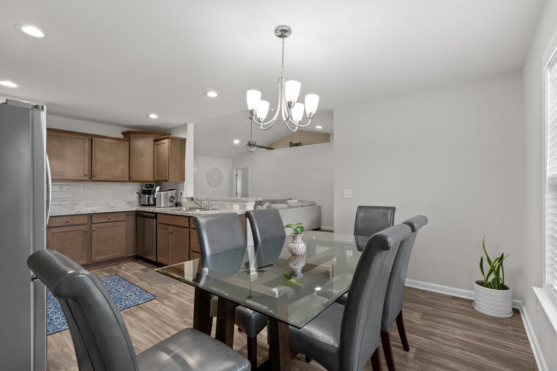 31 Desurrency Ct.  Photo 18
