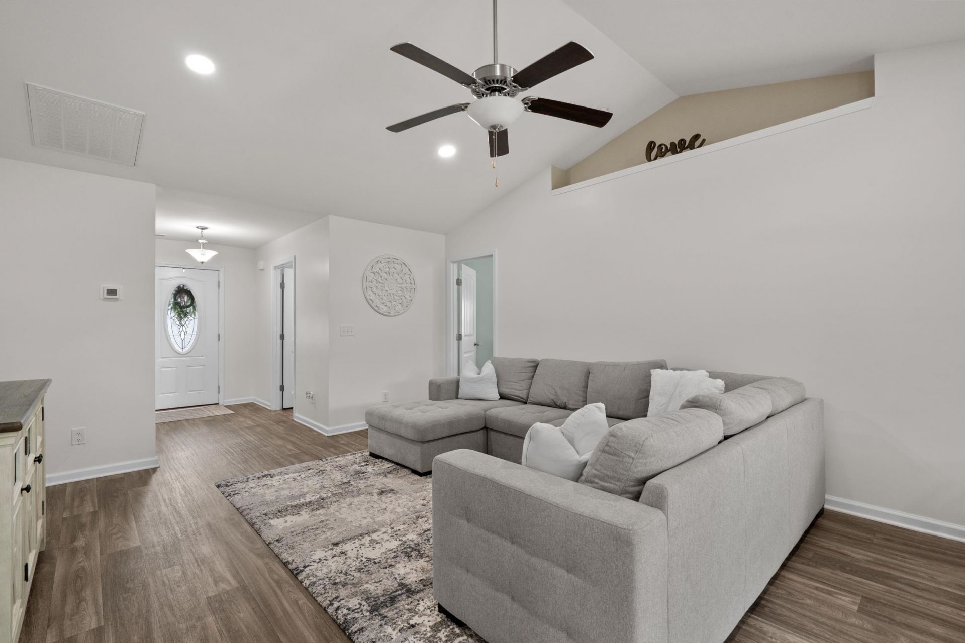 31 Desurrency Ct.  Photo 9
