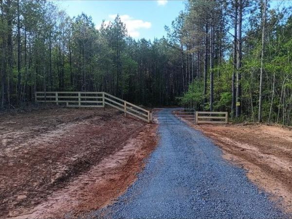 11451 County Road 270 , Union, MS 39365
