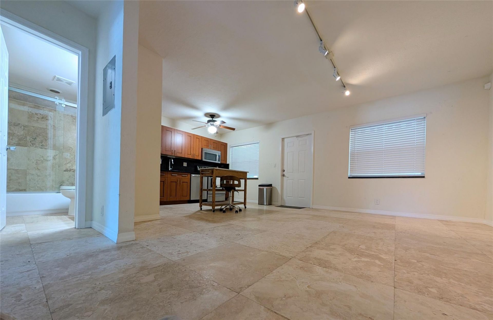 1470 N Dixie Highway N, Unit 10, Fort Lauderdale, FL 33304 Photo