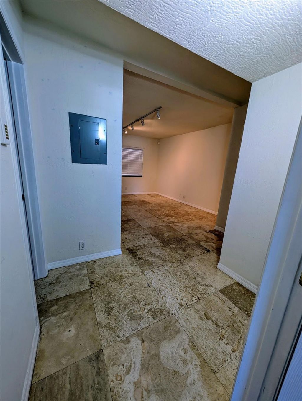 1470 N Dixie Highway N, Unit 10, Fort Lauderdale, FL 33304 Photo