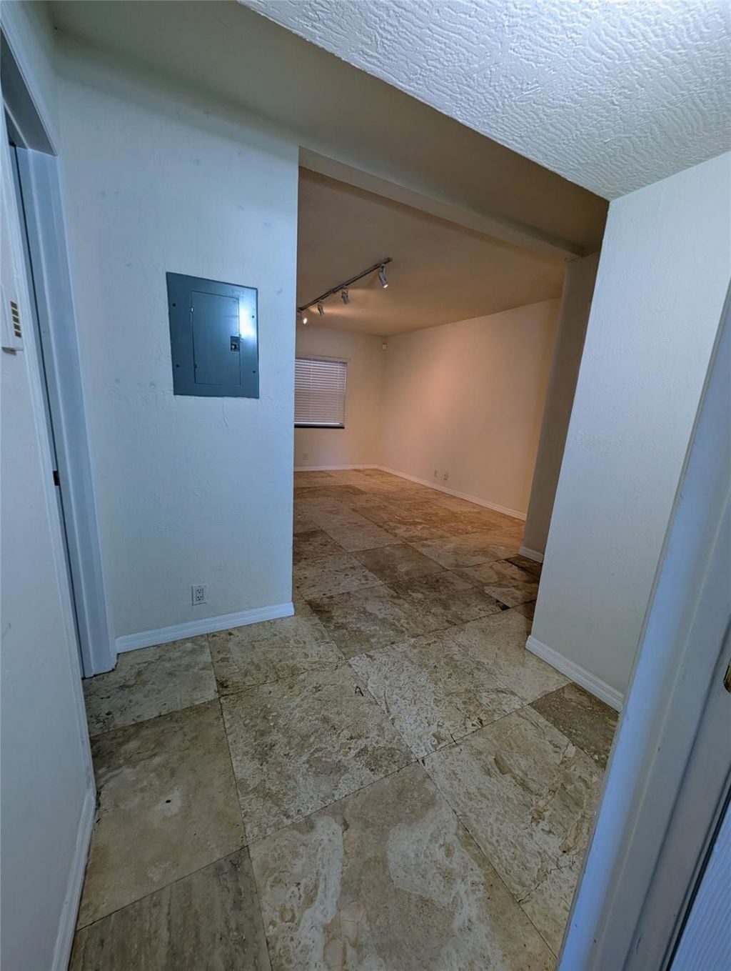 1470 N Dixie Highway N, Unit 10, Fort Lauderdale, FL 33304 Photo