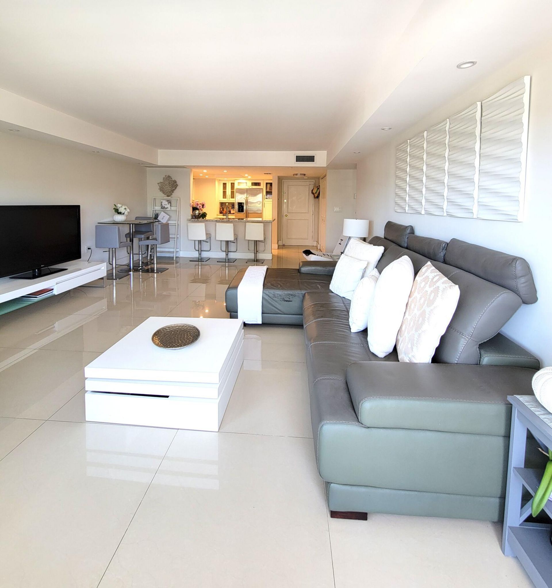 3000 E Sunrise Boulevard, Unit 2B, Fort Lauderdale, FL 33304 Photo