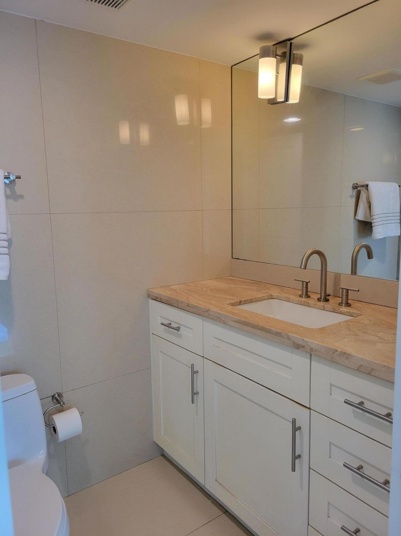 3000 E Sunrise Boulevard, Unit 2B, Fort Lauderdale, FL 33304 Photo