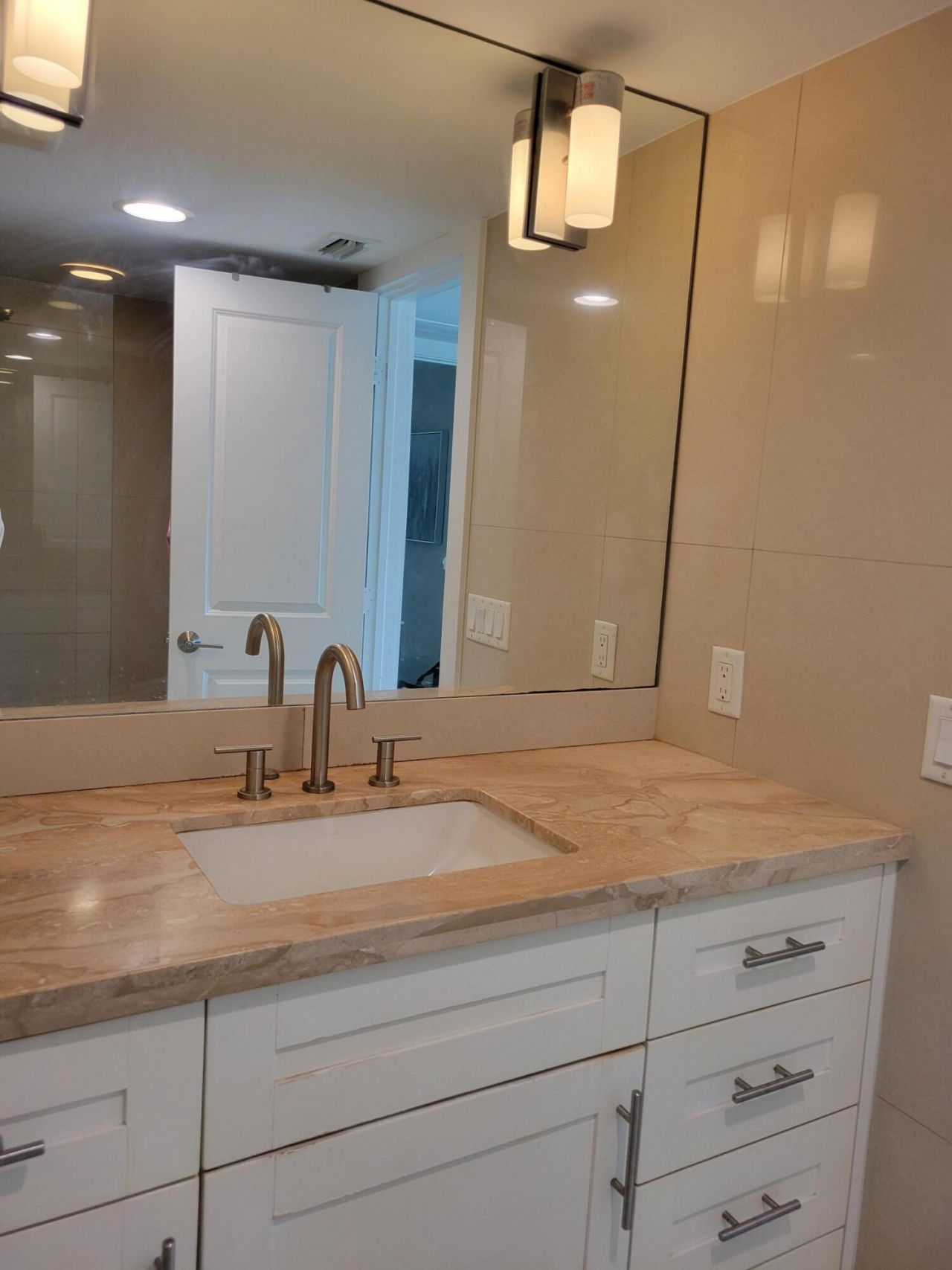 3000 E Sunrise Boulevard, Unit 2B, Fort Lauderdale, FL 33304 Photo