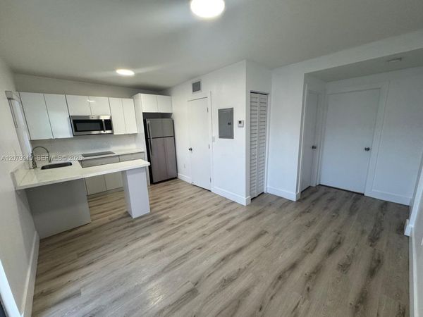 1969 NW 2nd ct , Unit 9, Miami, FL 33136