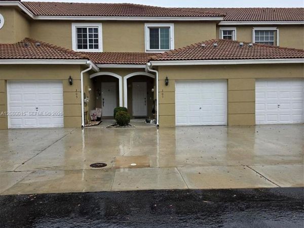 307 SW 120th Ave, Pembroke Pines, FL 33025