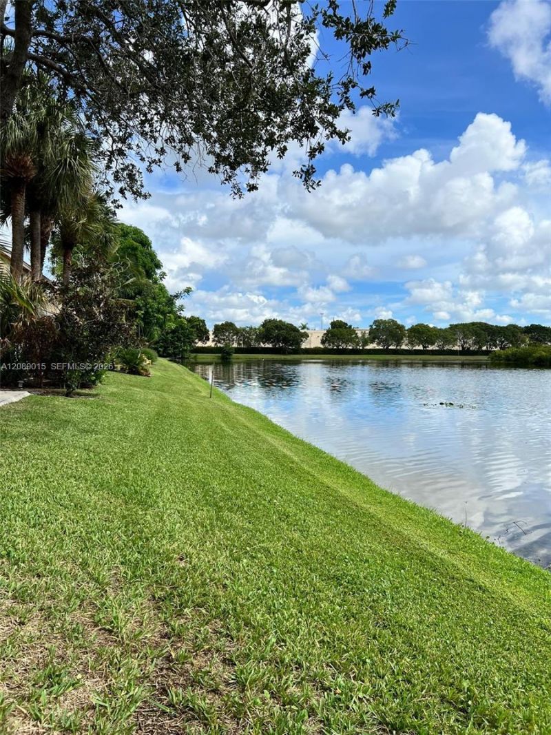 307 SW 120th Ave, Pembroke Pines, FL 33025 Photo