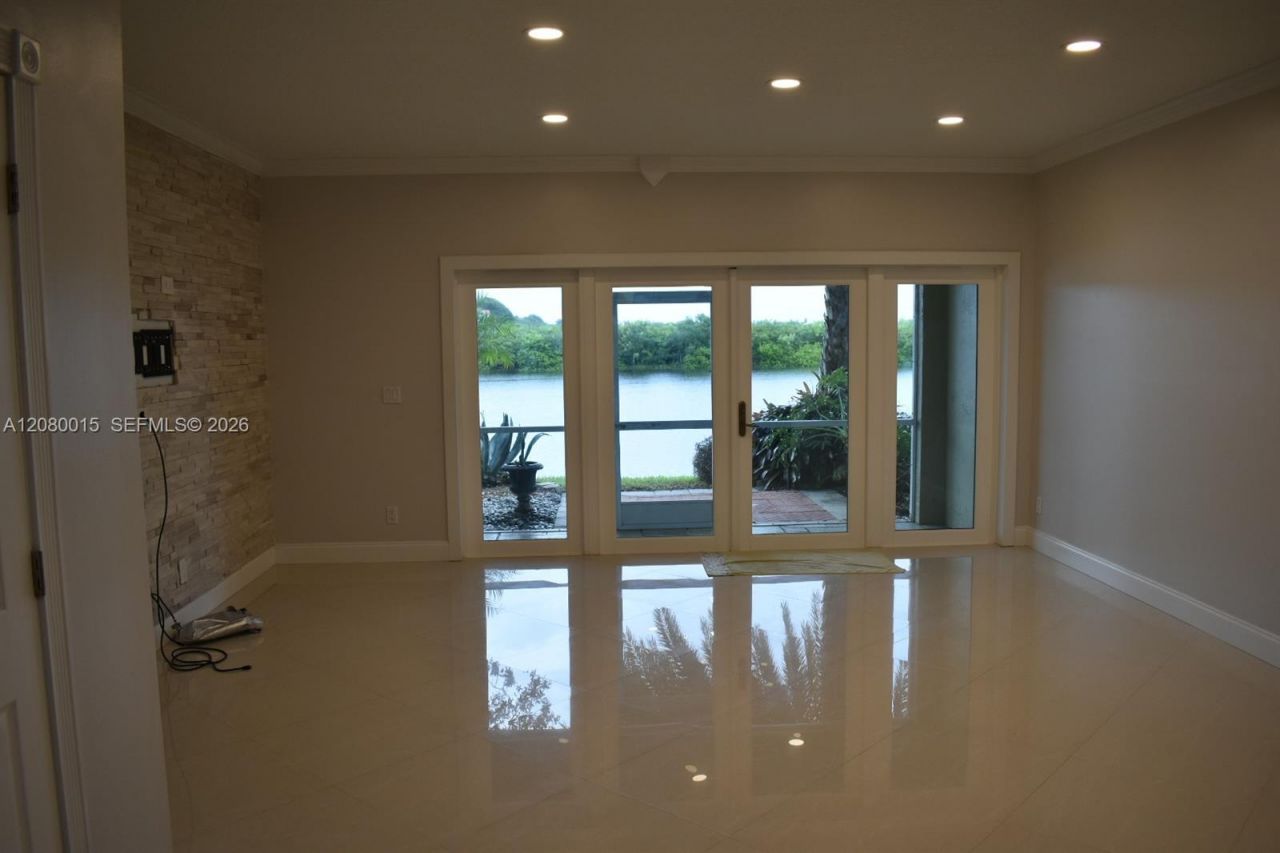 307 SW 120th Ave, Pembroke Pines, FL 33025 Photo