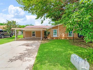 4901 Richardson Street, Fort Worth, TX 76119
