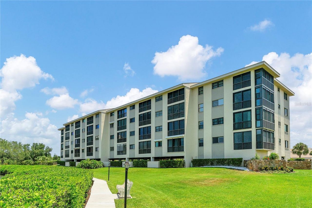 8251 Brent Street , Unit 941, Port Richey, FL 34668 Photo