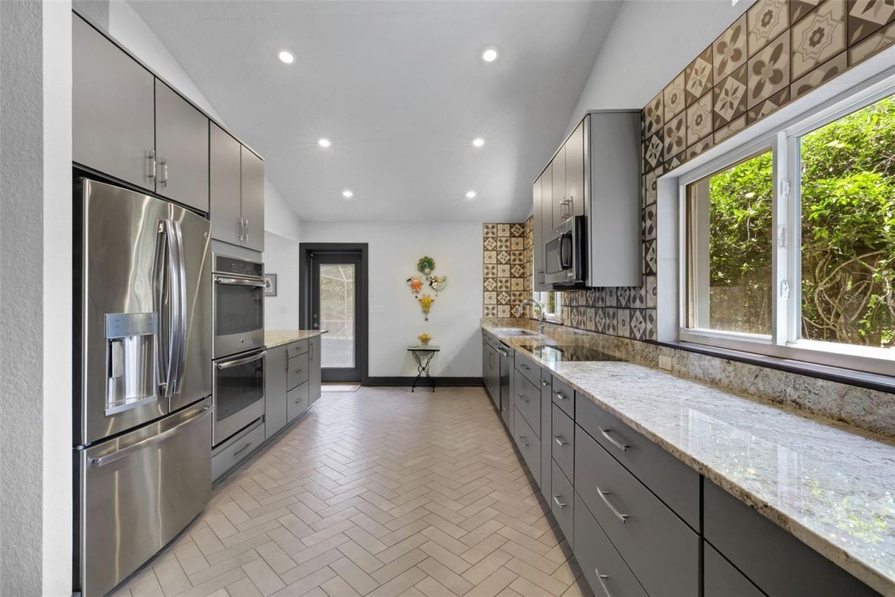 2634 Collins Avenue , Lakeland, FL 33803 Photo