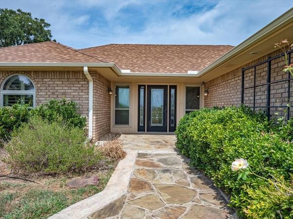2807 W Royal Oaks Drive, Pauls Valley, OK 73075