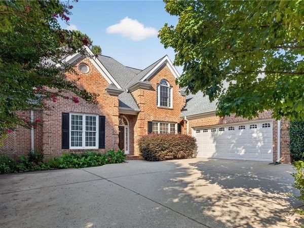 640 Garden Wilde Place , Roswell, GA 30075