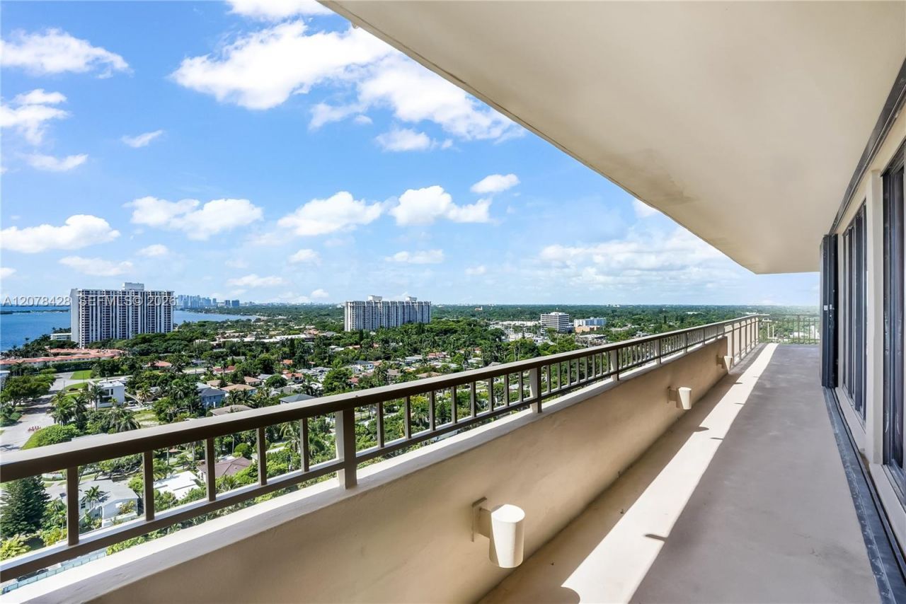 11113 Biscayne Blvd , Unit 1951, Miami, FL 33181 Photo