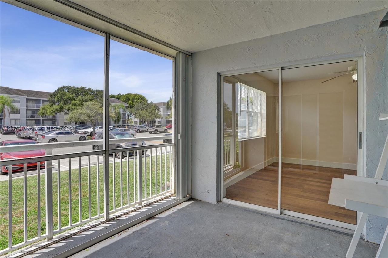 8660 SW 212th St , Unit 111, Cutler Bay, FL 33189 Photo