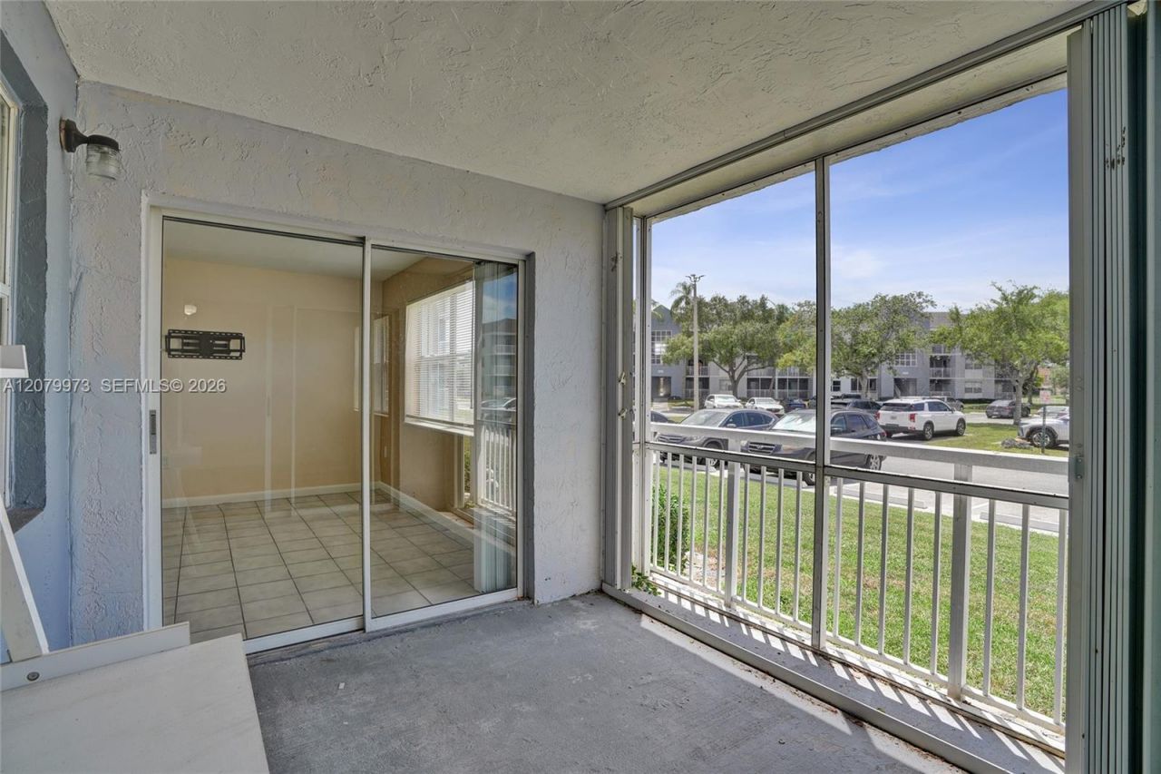 8660 SW 212th St , Unit 111, Cutler Bay, FL 33189 Photo